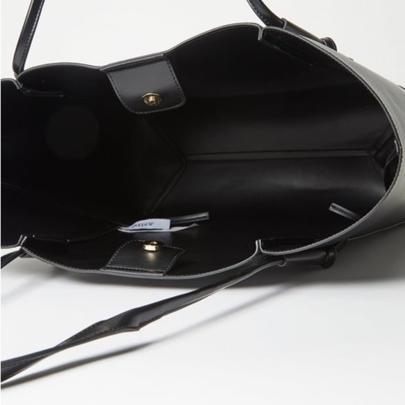 JustFab Minimal Knot Tote in Black NWT - Picture 6 of 11